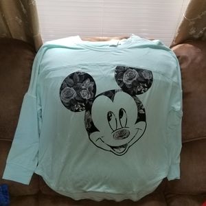 Adorable New Disney Mickey Mouse Top size XL 15-17
